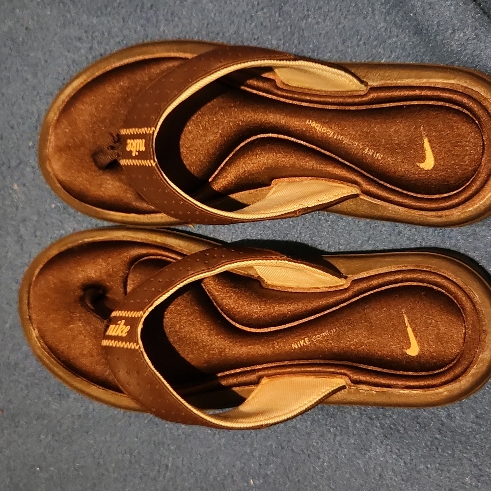 Niki sandals